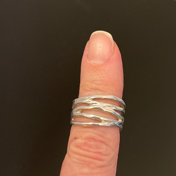 Women’s Silver Ring Size 6 - Picture 3 of 4